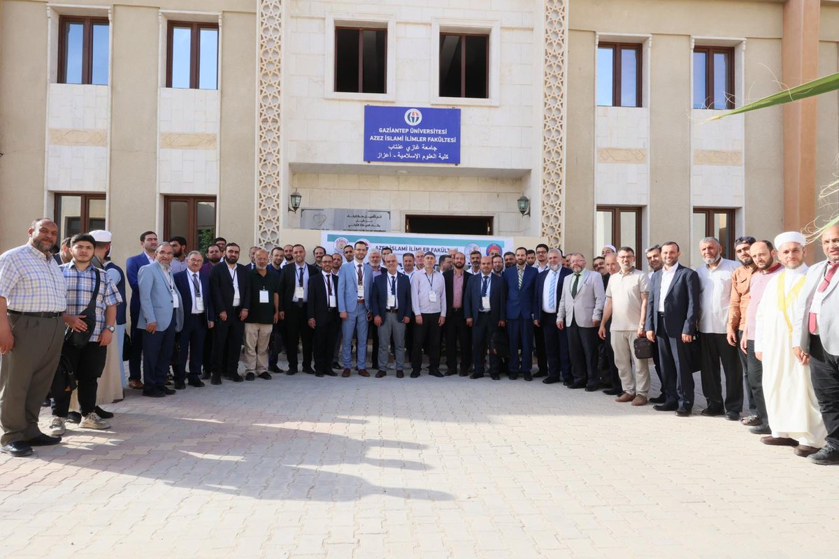 ghaith469's tweet photo. من المؤتمر الدولي حول آفاق التعليم المشترك بين سوريا وتركيا رؤية مستقبلية بمشاركة جامعة دمشق وجامعة حلب وكلية العلوم الإسلامية في جامعة عنتاب في اعزاز  وبحضور أساتذة وأكاديميين سوريين وأتراك وعدد من الطلاب https://t.co/67TD609T72