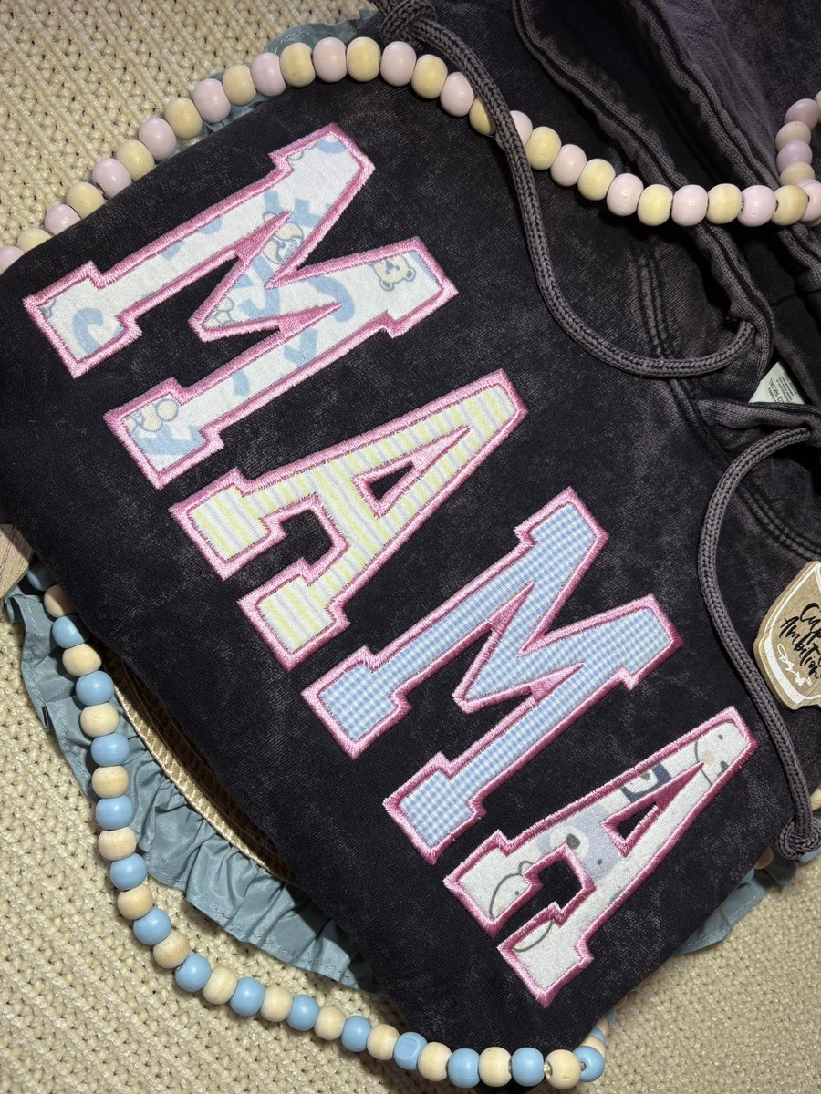 HeavenlyEmbro's tweet photo. Another Mama Keepsake 🥹💗🩵 #smallartist #smallbusinessowner #embroidery https://t.co/fV55uLU37N