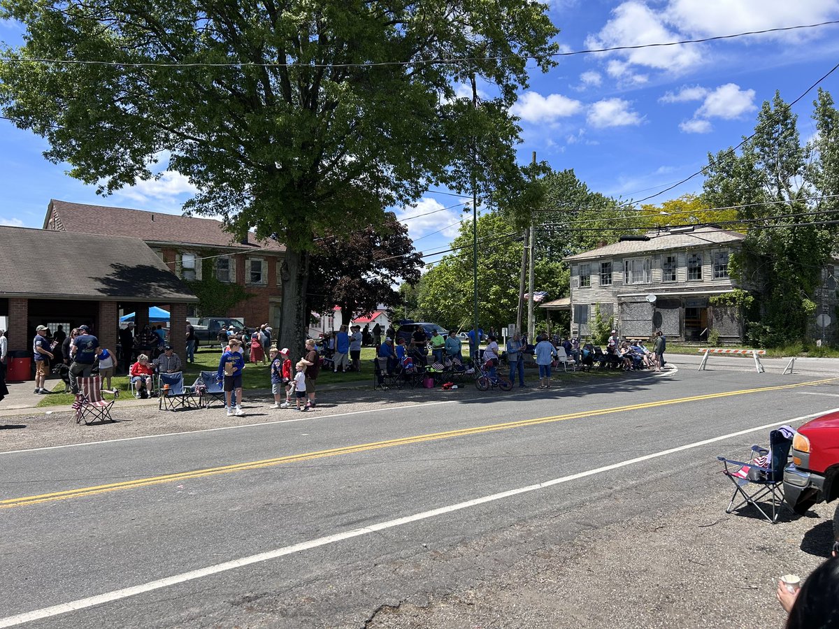 MKishman's tweet image. Paris Township Memorial Day Parade. Thank you to those who made the ultimate sacrifice for our freedom. #OH50