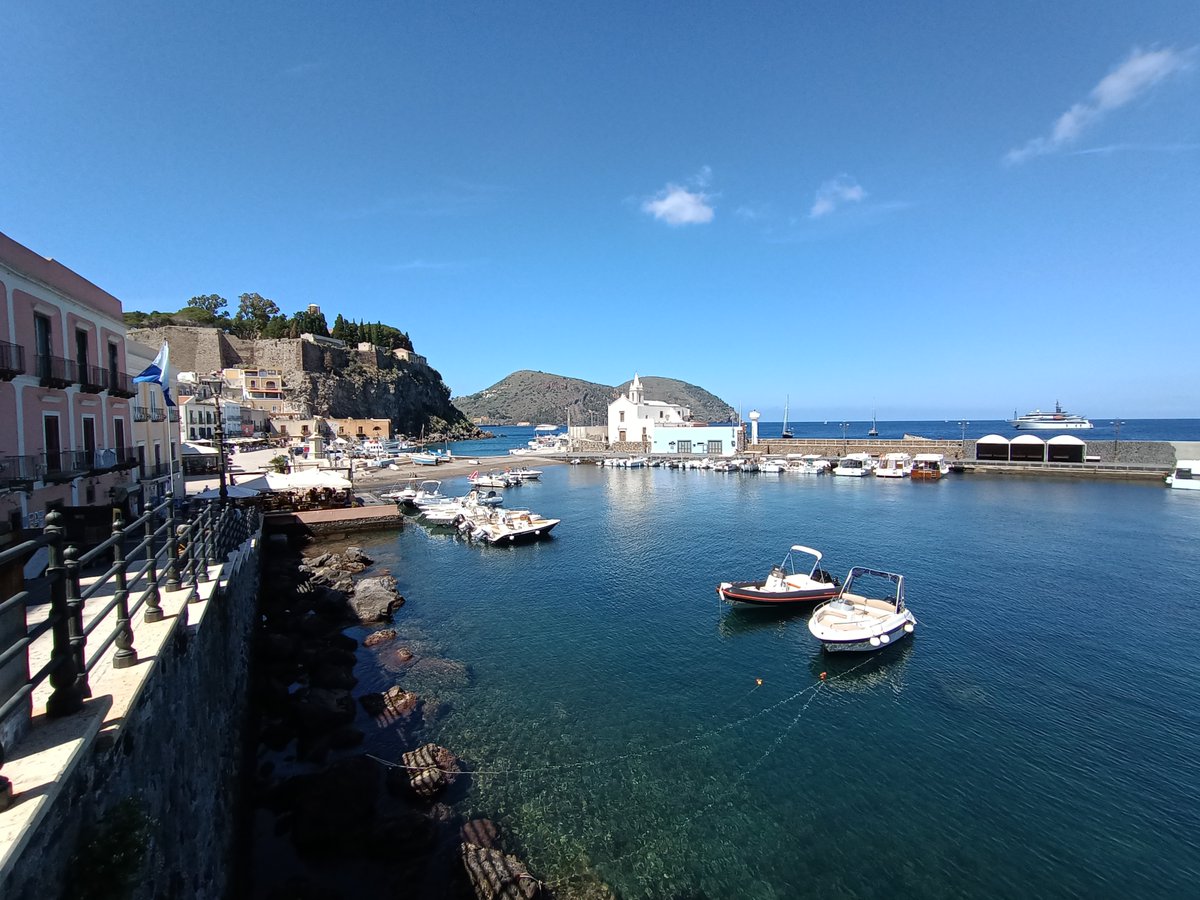 KHVIIIGeography's tweet photo. Day two of Sicily tour. Early start, to take the ferry to the beautiful island of Vulcano and Lipari. Small hike up the volcano to see steam and sulphur from the top. https://t.co/c3IYqE2CJZ