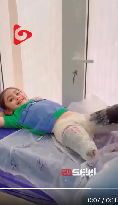 J'ai tiré cette photo d'une vidéo. Ce n'est pas un montage. Je vais vous dire mon avis, en tant qu'homme blanc d'Occident ayant grandi après des dizaines de générations de chrétiens qui m'ont précédé sur cette terre de France. 
Mon avis, le voici : je ne serai jamais, jamais,