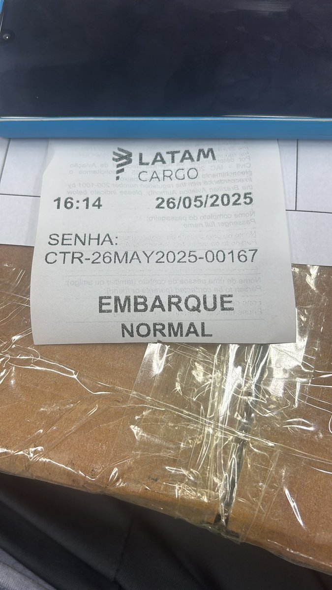 mvarecpe's tweet photo. @LATAM_BRA Boa tarde, a Latam necessita urgentemente melhorar o atendimento no setor de cargas. Mais de 1h aguardando para ser atendido e nada ainda. Somente 3 atendentes para muita gente. Não dá. https://t.co/L9NOxRelZP