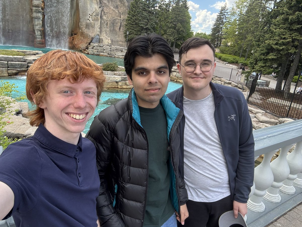 GeffenDanny's tweet image. Me and oddguy are with Eeek and he forced me into every rollercoaster in Canadas Wonderland