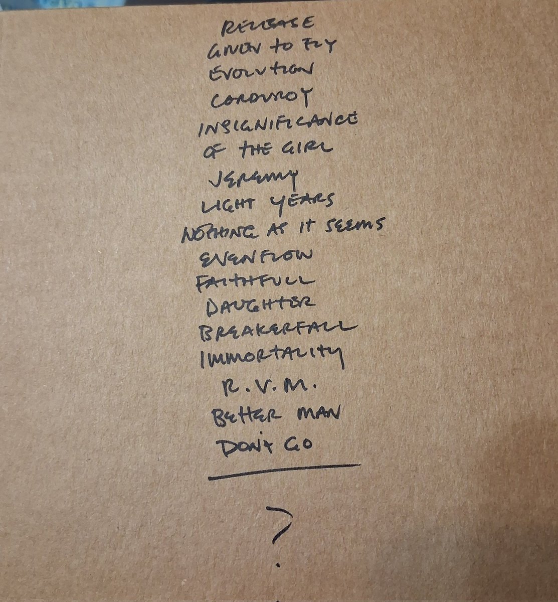 juanma_espinar's tweet photo. @3wefnet @PearlJam Mi segundo concierto, nos hacemos mayores 😃 https://t.co/ckZZVwmQH1