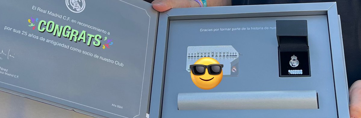 Este año,muchos jóvenes que no veíamos ganar al Madrid títulos,que hemos conocido el antiguo S.Bernabéu y 
antiguo fondo sur.
Los de las mocitas madrileñas y no los del“ y nada más “hacemos 25 años de socios.
El club decide hacernos el reconocimiento por MRW y no con ceremonia.