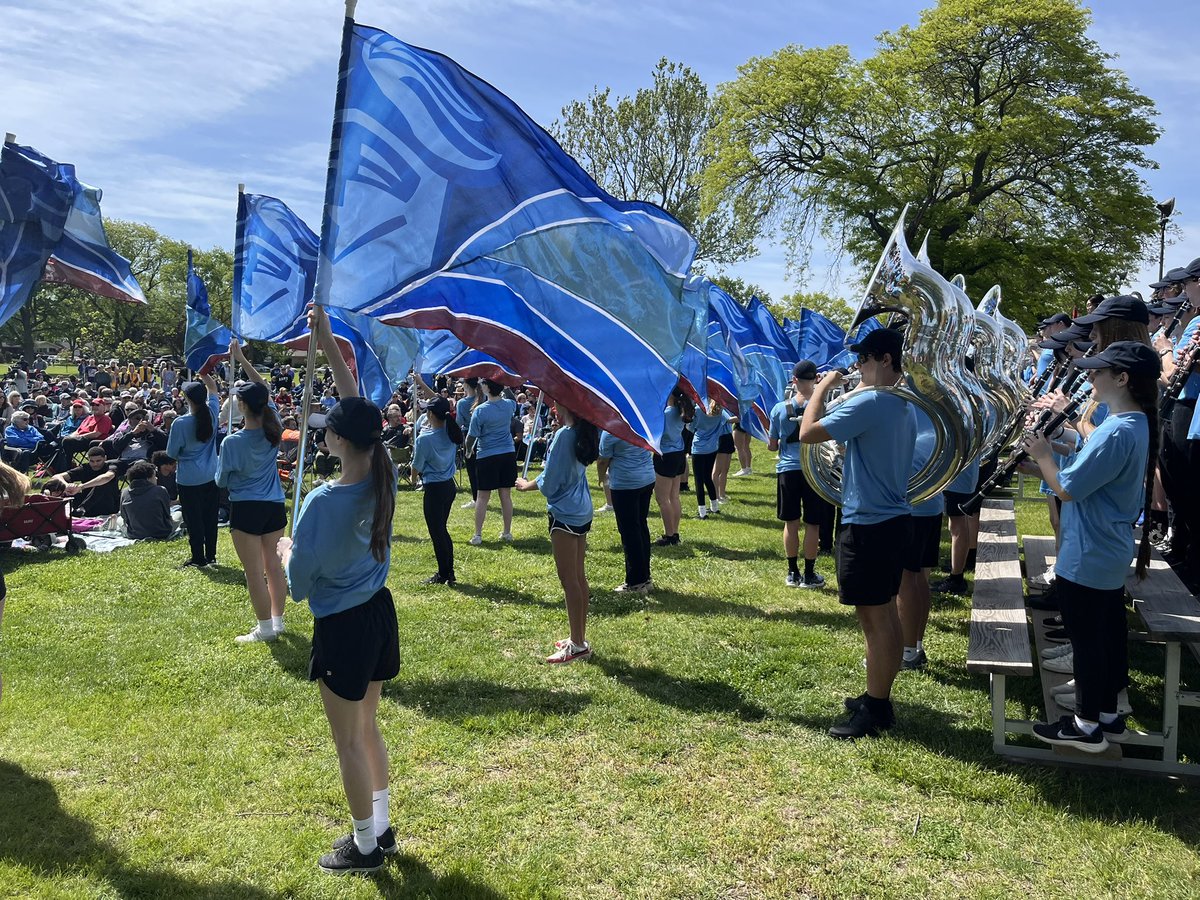 FrankMirandola's tweet photo. .@prospectband helped @MountProspect celebrate Memorial Day and honor those who died while protecting the United States 🇺🇸
#EveryKnight @KnightsofPHS https://t.co/y1CxEjVz2m