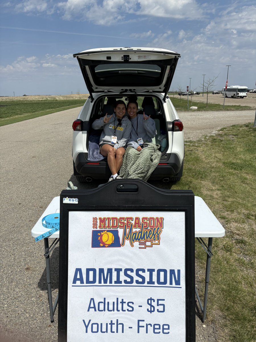 Ellie Sanchez (@elliesanch2023) on Twitter photo Spent our last weekend in Fargo volunteering with <a href="/ndsballstars/">North Dakota Softball All Stars</a>! Love getting out in the community, looking forward to getting back up to Fargo and more exciting opurtunties. Thank you <a href="/GandGCollective/">The Green and The Gold Collective</a>! Spent our last weekend in Fargo volunteering with <a href="/ndsballstars/">North Dakota Softball All Stars</a>! Love getting out in the community, looking forward to getting back up to Fargo and more exciting opurtunties. Thank you <a href="/GandGCollective/">The Green and The Gold Collective</a>!