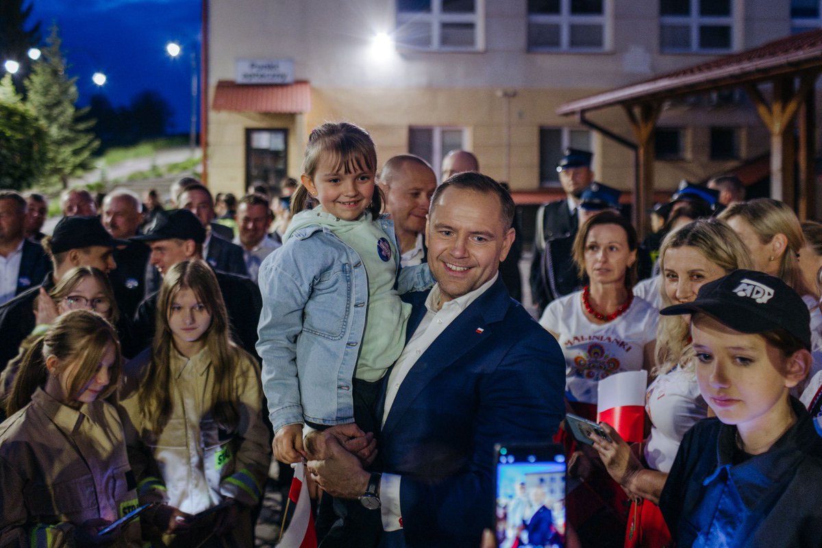 Karol Nawrocki tweet media