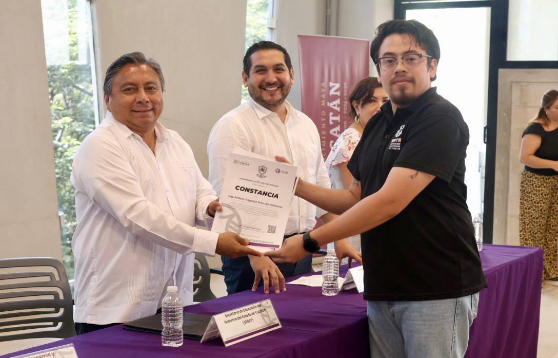 educacionyuc's tweet photo. En representación del Gobernador @huachodiazmena, clausuramos el Primer Diplomado de #Ciberseguridad dirigido a docentes de diferentes partes del país y organizado por la Universidad Politécnica de Yucatán #UPY. En este periodo de formación,... (1/2) https://t.co/zdpm1zyGOQ