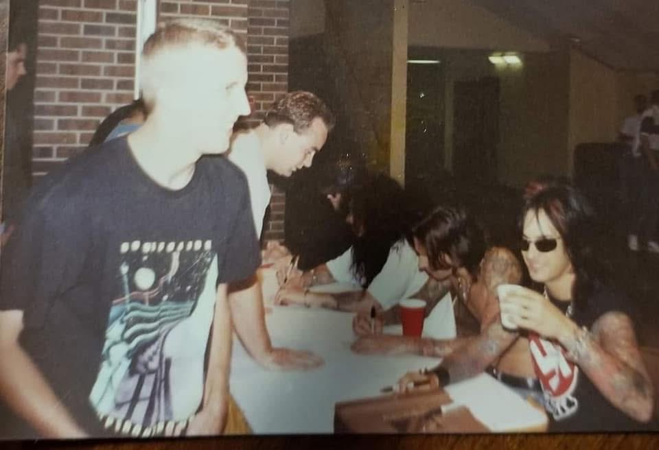 ChrisESPN730's tweet photo. Memory from 30 yrs ago ⁦@NikkiSixx⁩ Salina KS. https://t.co/Y21oYfRCXv