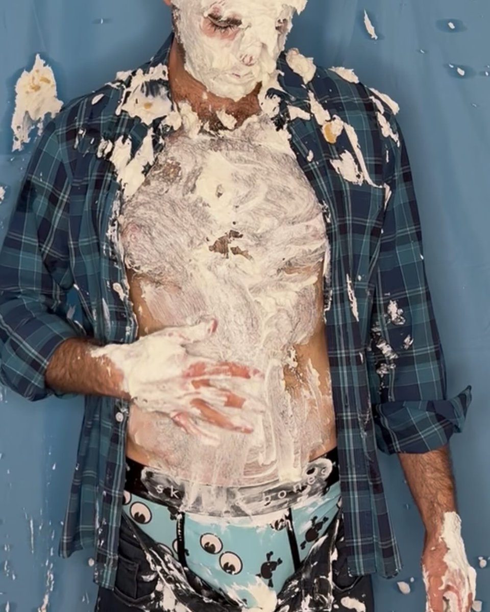 Messy Bi Guy tweet media