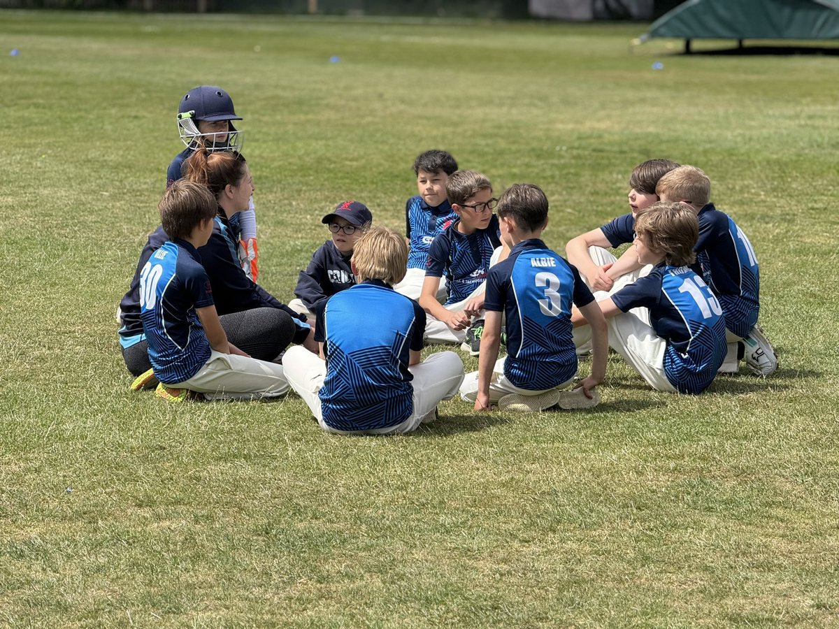 Miss Fozzard tweet media