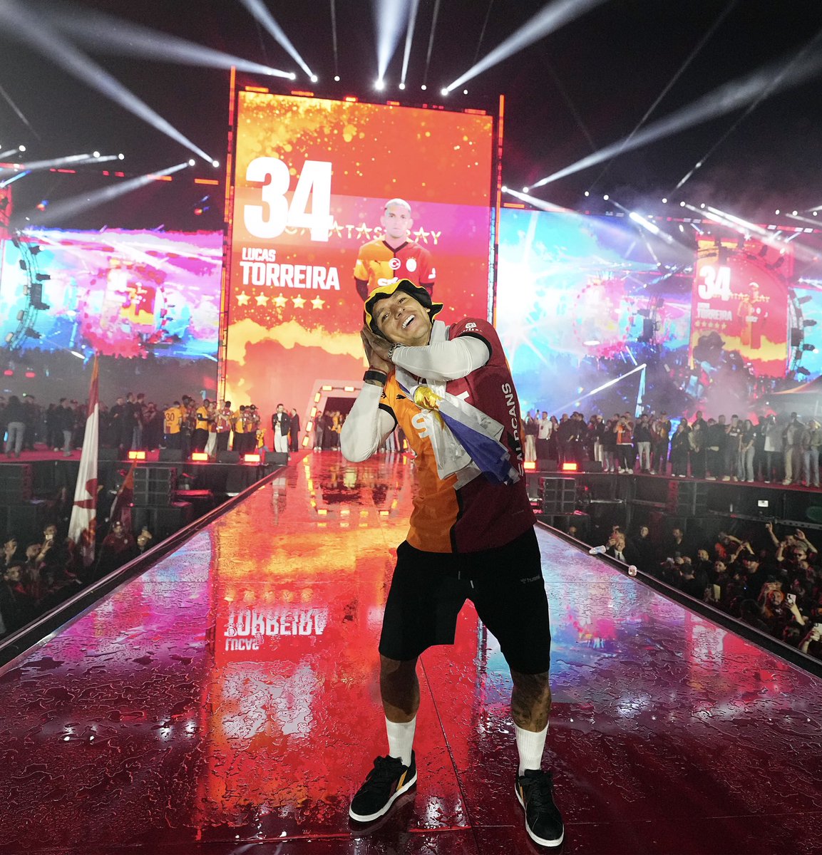 𝐋𝐮𝐜𝐚𝐬 𝐓𝐨𝐫𝐫𝐞𝐢𝐫𝐚! 🤩