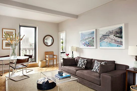 Chic Downtown Manhattan apartment for sale!  Stylish design, updated kitchen, &amp; vibrant location. Close to subway, dining, &amp; waterfront. Ideal for first time buyers or investors! DM for details.