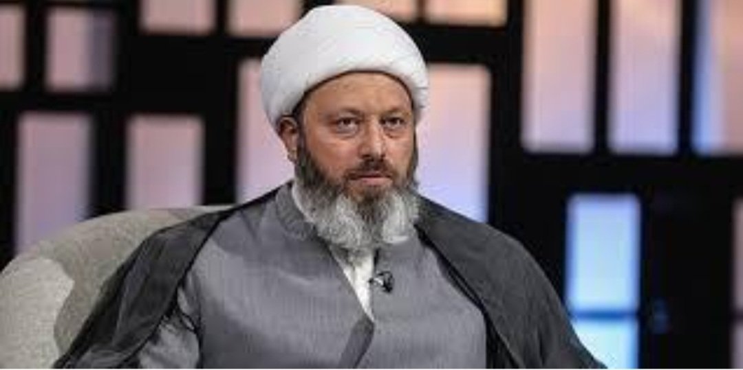 پس عقلانیت چی میشه؟
تقیه چی میشه؟
گفتن جمله‌ی که بر همگان مشهوده اساسآ چه ضرورت و منفعتی داره؟
وقتی سیاست حاکميت تغییر کرده چه نیازی به این قبیل حاشيه سازی هاست؟
چرا یک مسلمان باید بدون دلیل و ضرورت برای خودش،خانواده و حاکمیت هزینه تراشی کنه؟
و.....
ان شاءالله حل بشه و مایه عبرت