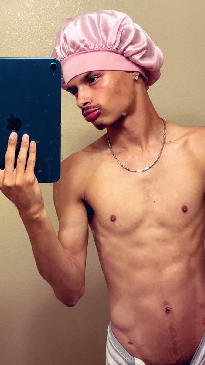 datboicrecre's tweet photo. iPad niga😈 #lightskin #Chudai #hungry #wasg https://t.co/GPrmOVo3kb