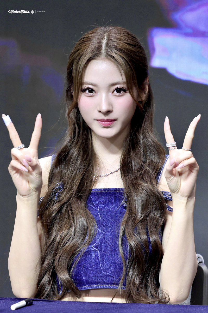 ✌🏻🫶🏻 #ANNA #안나 #アンナ #田中杏奈 #MEOVV #미야오 #ミヤオ