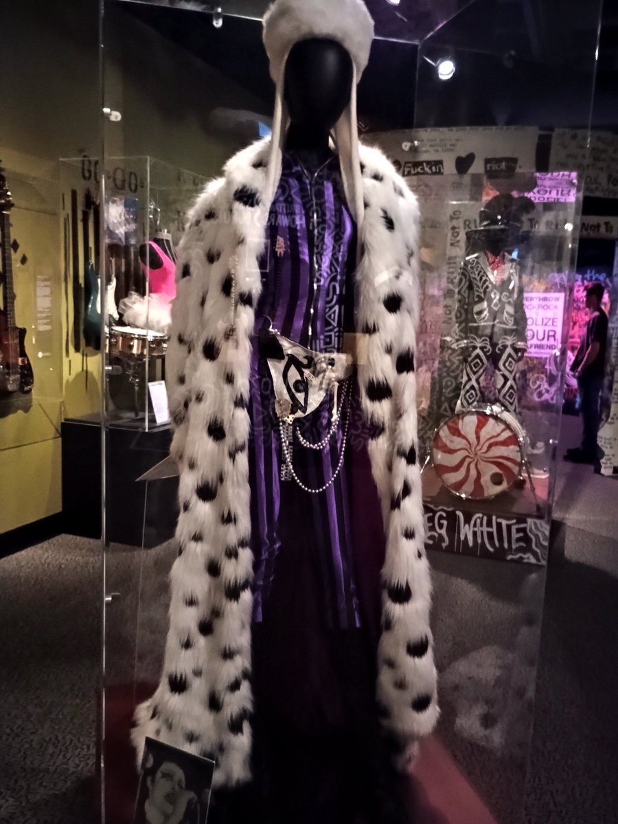 FlixyMom's tweet photo. @TheExtremeMusi1 Just visited Rock &amp; Roll Hall of Fame. This was one of her outfits. https://t.co/Ph0RHCLSZT
