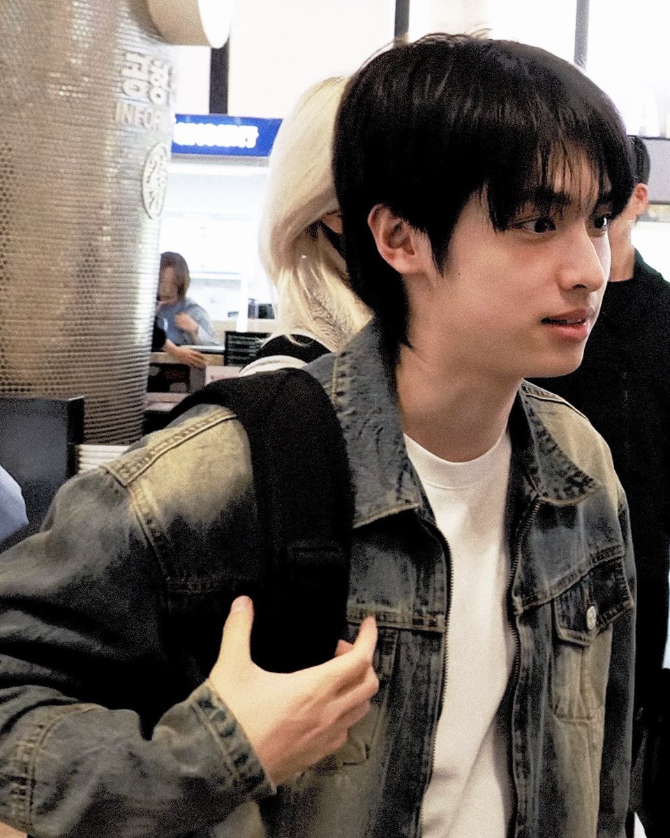 evrdyquack's tweet photo. oh i miss you bf jiseok ♡ https://t.co/HXcolzyLxT