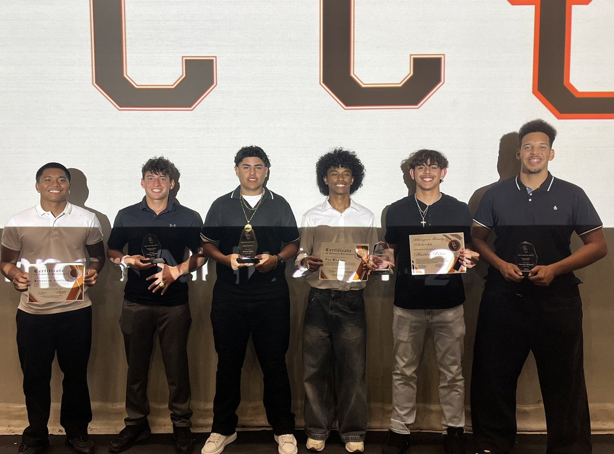 Silver Creek HS Football (@silvercreekhsf1) on Twitter photo Silver Creek football players honored as Athletes of the Year.
<a href="/austin_price5/">austin</a> <a href="/SinatraSaxton/">Saxton Sinatra</a> <a href="/JamontayAmataga/">Jamontay “Tay” Amataga ✞</a> <a href="/NoaWooden/">Noa Wooden</a> <a href="/Giomejia07/">Gio mejia</a> and Big Cam #athletes #multisport #highschool Silver Creek football players honored as Athletes of the Year.
<a href="/austin_price5/">austin</a> <a href="/SinatraSaxton/">Saxton Sinatra</a> <a href="/JamontayAmataga/">Jamontay “Tay” Amataga ✞</a> <a href="/NoaWooden/">Noa Wooden</a> <a href="/Giomejia07/">Gio mejia</a> and Big Cam #athletes #multisport #highschool