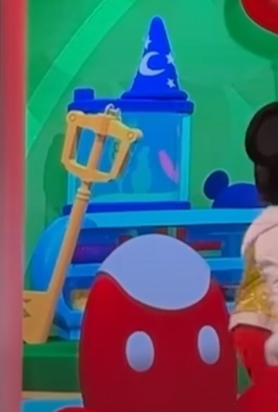 KINGDOM HEARTS EASTER EGG IN A DISNEY PARKS SHOW!

In the new "Mickey Mouse Clubhouse Live" show for Disneyland's 70th anniversary, you can see a full-gold Kingdom Key in the background!
