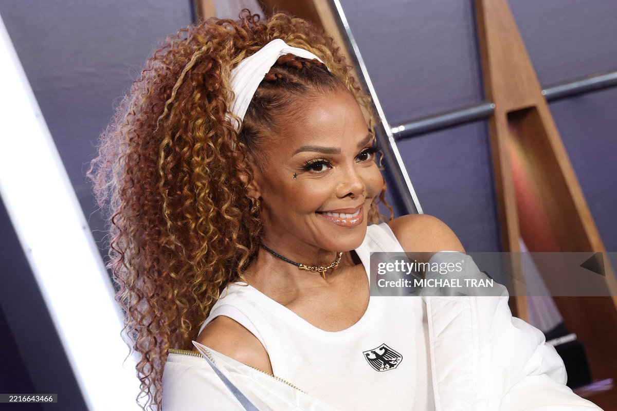 redforjanet's tweet photo. DONT GOTTA EDIT CHECK THE WHAT 🎤 https://t.co/bCzDWOMaNc