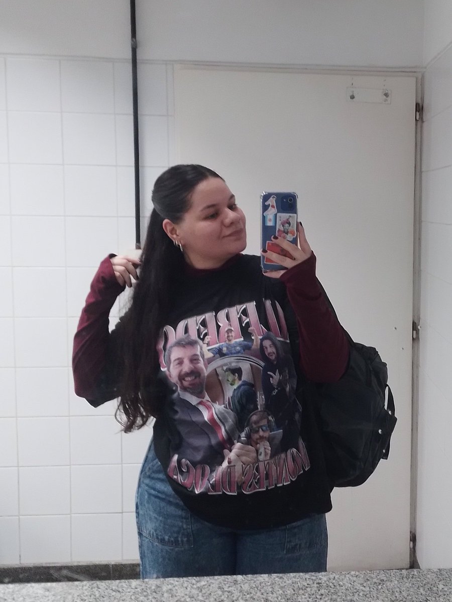 cebelcar's tweet photo. por suerte muy fino mi outfit para ir a cursar hoy 🙏🏻 https://t.co/5uQipkBmNa