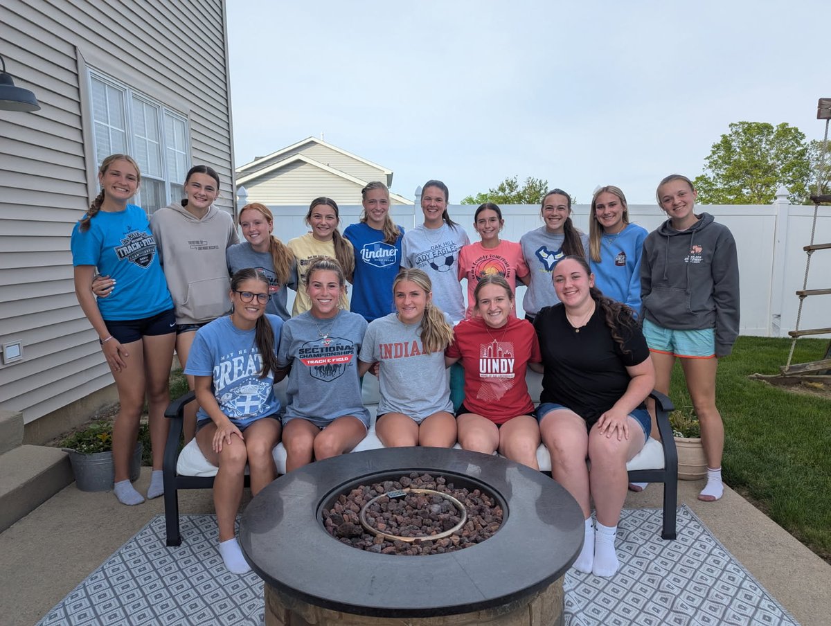OHXC_OHTF's tweet photo. Excited for opportunities in front of this group in the FWCarroll Regional Championship.
13 Lady Eagles in 12 of 16 events being uncommon-some battling to be a Regional Champ, punch a ticket to State, score, or just PR
Remember Ladies...
#PressureIsAPrivilege
#OneClassFight https://t.co/8l5t1t05TF