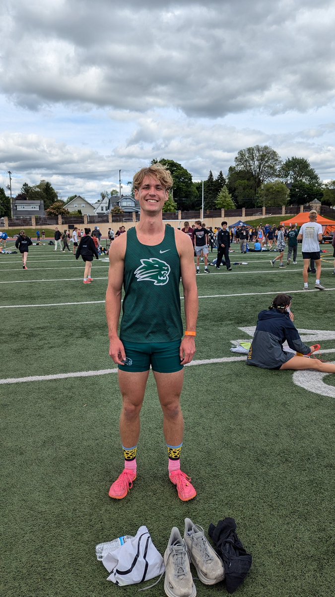 Congratulations to Seth Conner on breaking his own school record on Saturday at the Distance Under the Lights

 His original school record was 4:15.33 before running a 4:10.33