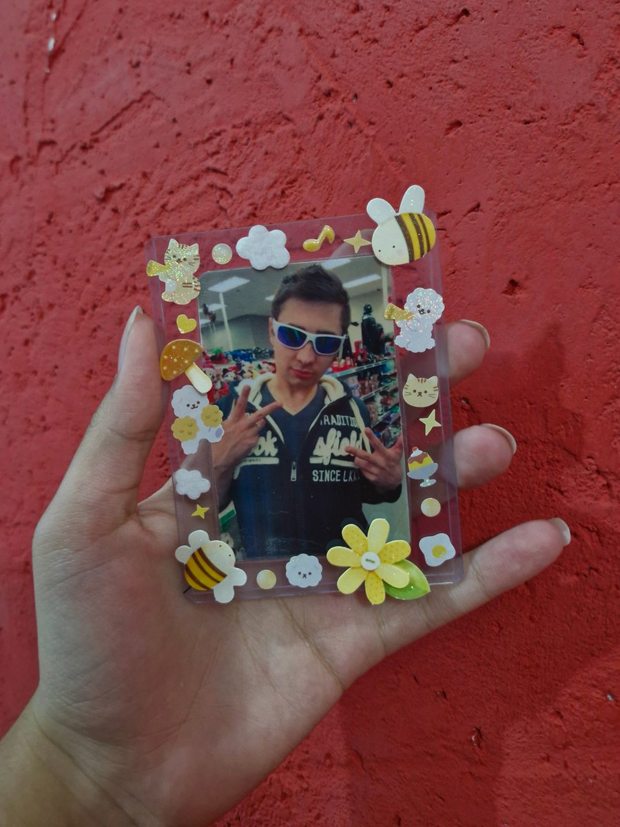 Fiz meu primeiro photocard e não tinha como não ser do alanzoka😌😌
