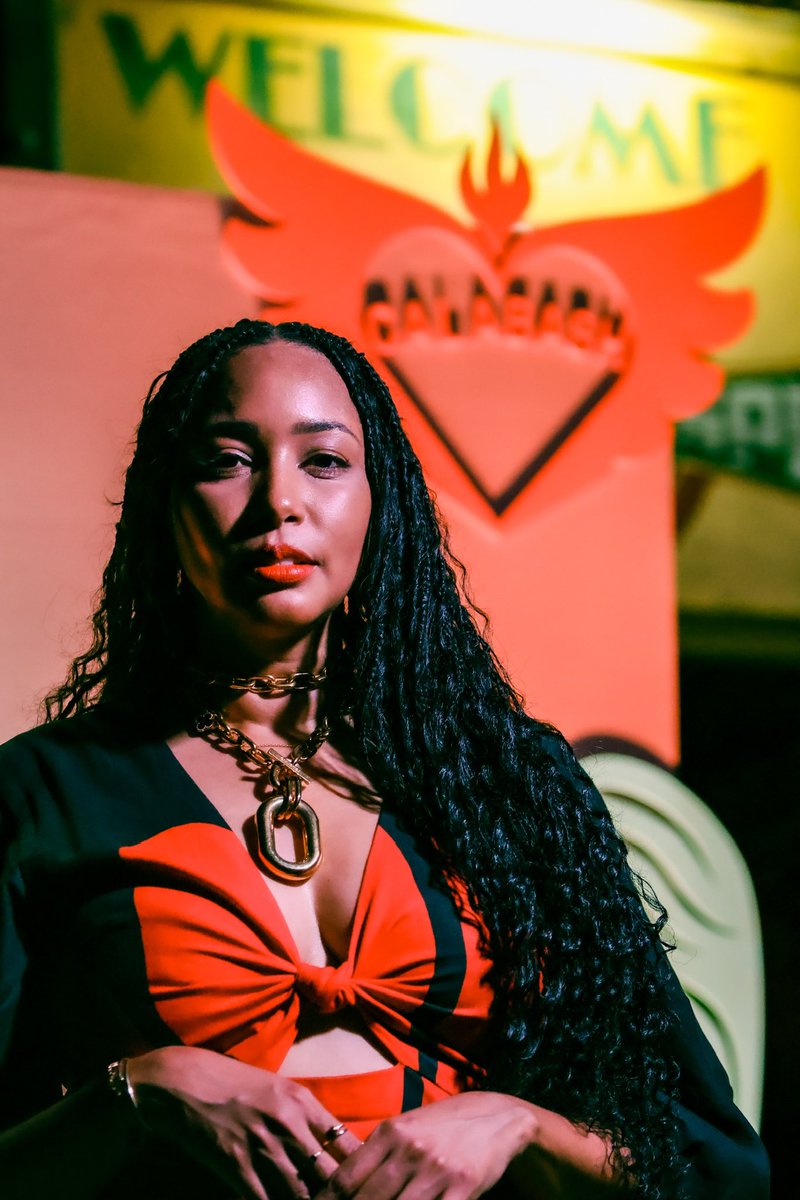 Straight fire <a href="/SafiyaSinclair/">Safiya Sinclair</a> 🔥 

#calabash2025

📸: Gareth Cobran