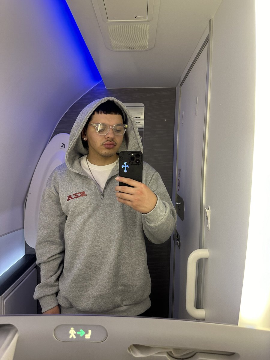 xclusivelyjay's tweet photo. should i go back to short hair? https://t.co/jnimiSgJkN