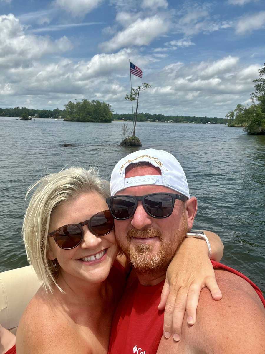 FreRickyleepugh's tweet photo. Happy Memorial Day! https://t.co/WXylqBm984