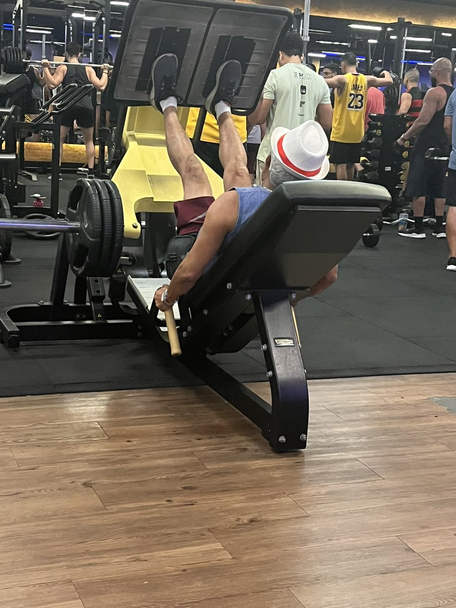 nao quero treinar perna ze pilantra