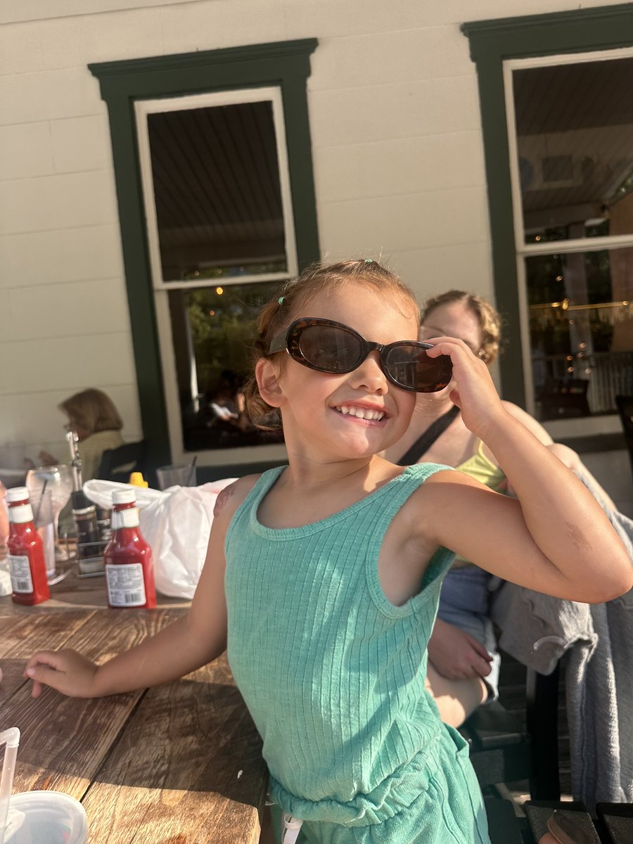 halwaay's tweet photo. Such a diva girl🌶️ https://t.co/GQMmrWC7bP