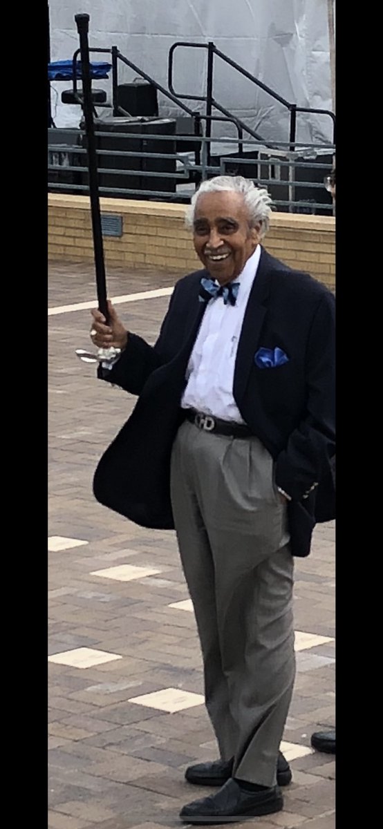 Took this pic of  #CharlieRangel in Memphis  while covering the commemoration of the 50th anniversary of the MLK assassination. He asked me to wait, and to take it with his cane in the air and not on the ground. The image captures him pretty well…
