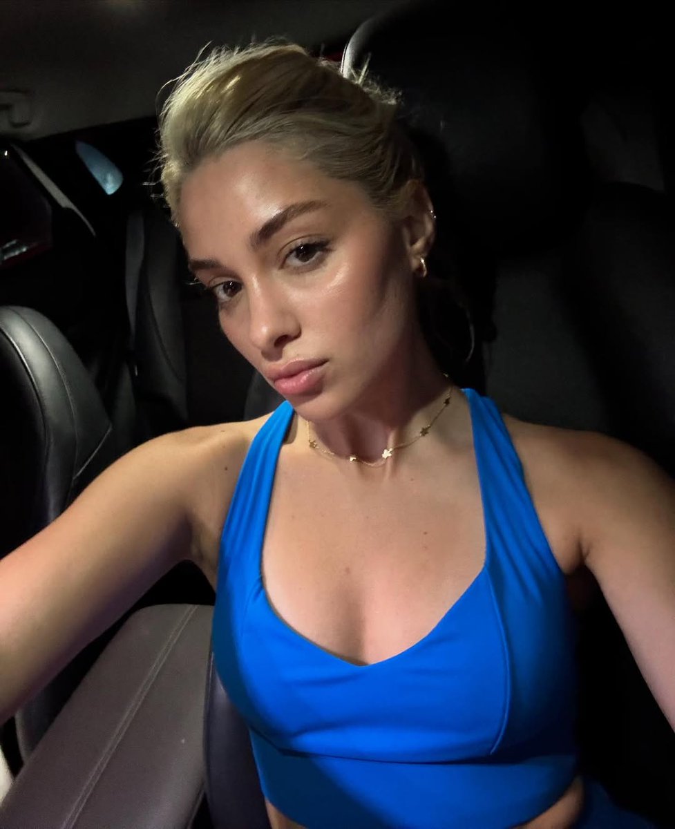 Arabadayim ve tekim  canım sıkıldı😼
Uyanık varmı?   (♥️)