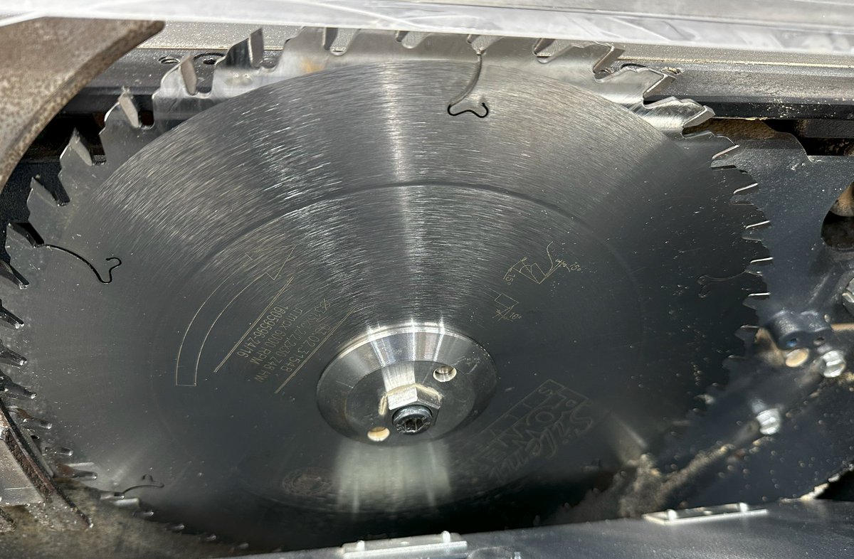 Not my favorite chore, but this blade was full of pitch from all the bathroom trim I cut some months back. Was just burning everything. Much better now that I've given it a good bath and a tooth brushing :)

I forgot to take a "before" pic, though.