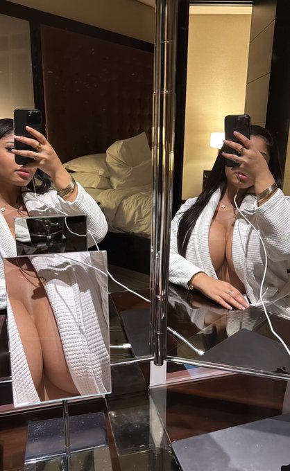 Watch 💕's leaked NSFW photo on TwXstars