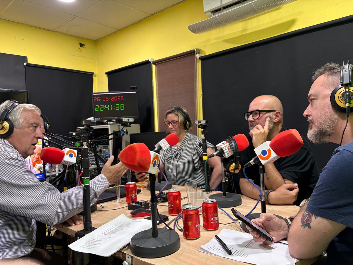 El tiempo no pasa….. se os quiere un montón…💙🤍💙🤍💙🤍😍😍😍 <a href="/llobregatbib/">Llobregat BiB</a> #RCDE <a href="/meca_josea/">José Antonio Meca</a>