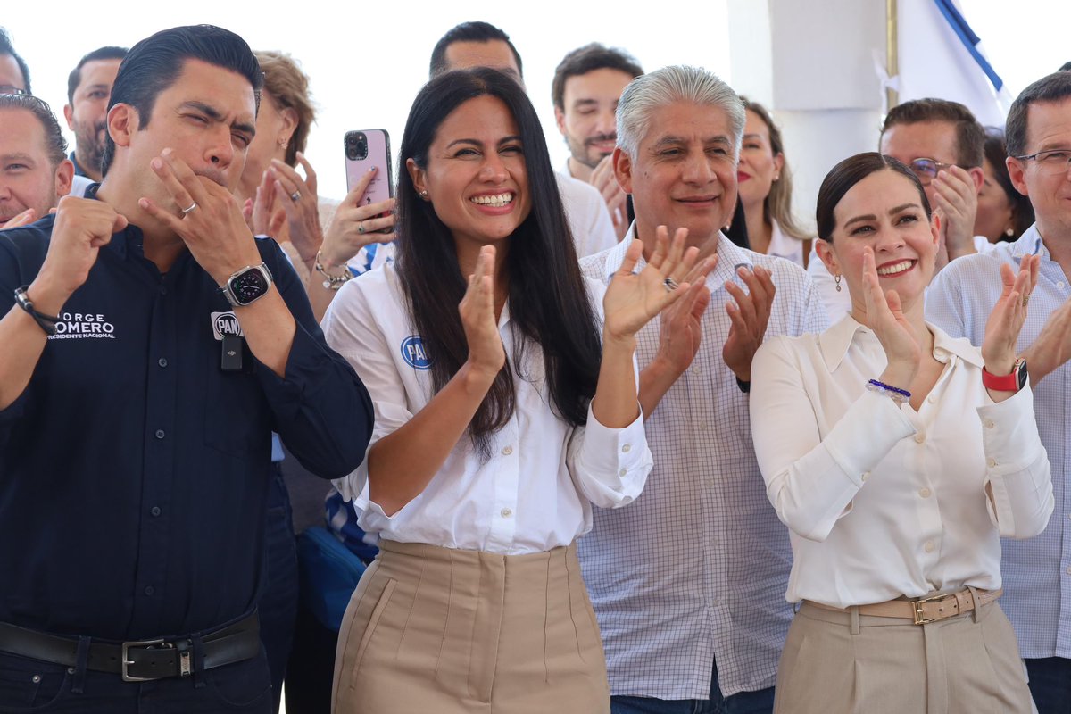 Indira Rosales (@indira_rs) on Twitter photo ¡En Veracruz la llama azul está más fuerte que nunca! Y <a href="/AccionNacional/">Acción Nacional</a> lo sabe, por eso desde aquí damos un mensaje claro: ¡Vamos a defender todos y cada uno de los votos!
¡Juntos vamos a lograr trabajar por el Veracruz que queremos! ¡En Veracruz la llama azul está más fuerte que nunca! Y <a href="/AccionNacional/">Acción Nacional</a> lo sabe, por eso desde aquí damos un mensaje claro: ¡Vamos a defender todos y cada uno de los votos!
¡Juntos vamos a lograr trabajar por el Veracruz que queremos!
