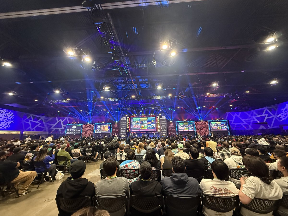 Time to go back to France ! 🇫🇷

Everyone was so welcoming, kind and helpful. All the negativity you see online were def not there! 

Thank you to all #ComboBreaker2025 TOs for the great organization, communication, setups for casuals…was truly a perfect experience for me. 🙏