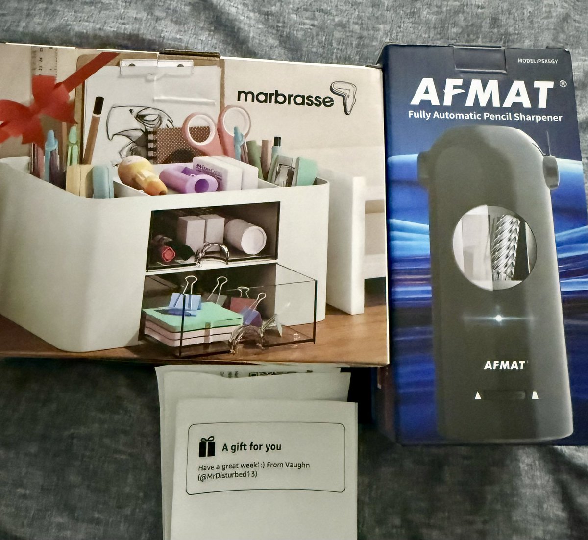 MelC930's tweet image. 🗣️ BESTIE!! Thank you so much for always coming through with the greatest surprises 🫶🏽 I’ve been wanting this cool sharpener and I can’t wait to use the desk organizer in my new classroom 😊 

Thanks Vaughn, you truly are the BEST 🙌🏽 @disturbed13 #TheBestInTheWorld