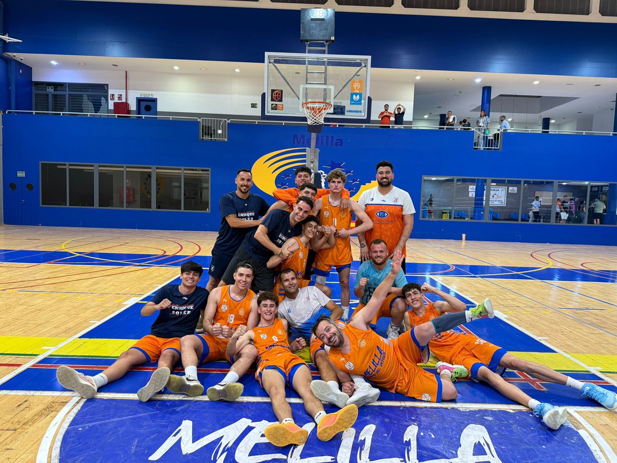 Campeones y disfrutando. 

13 años ya disfrutando de la  🏀, desde que decidí “dejar de jugar”. 

Ya solo me quedan 8 años para esperar a Leo. 

17 partidos con nervios antes de cada inicio. El día que no los tenga no me pongo las zapatillas. 

I L🏀VE THIS GAME

<a href="/CAMESoler/">Melilla Ciudad del Deporte Enrique Soler</a>