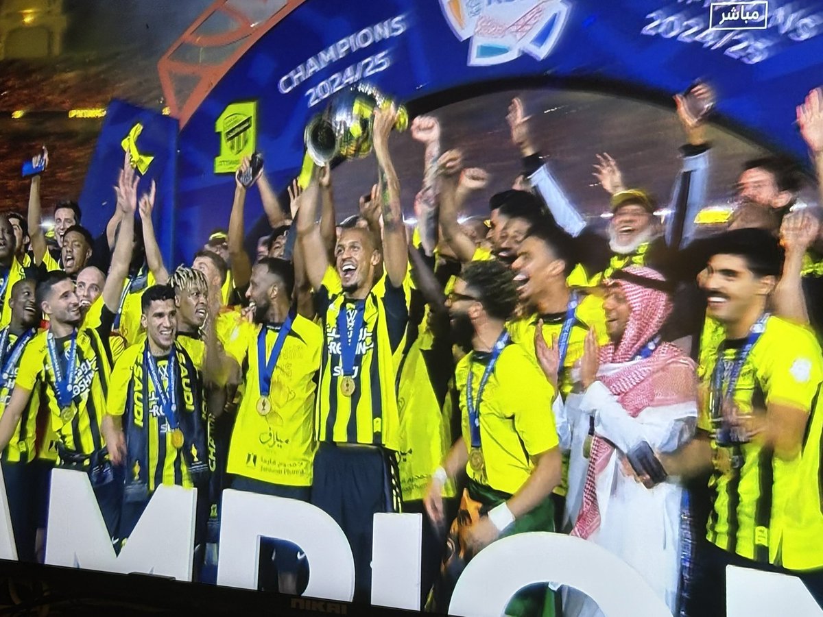 #الاتحاد_بطل_دوري_روشن_2025 
ألف 1000 مبروك لـ #جمهور_الاتحاد العظيم في كل مكان 
وعقبال #كاس_الملك  يااااارب 
الله يديم الأفراح