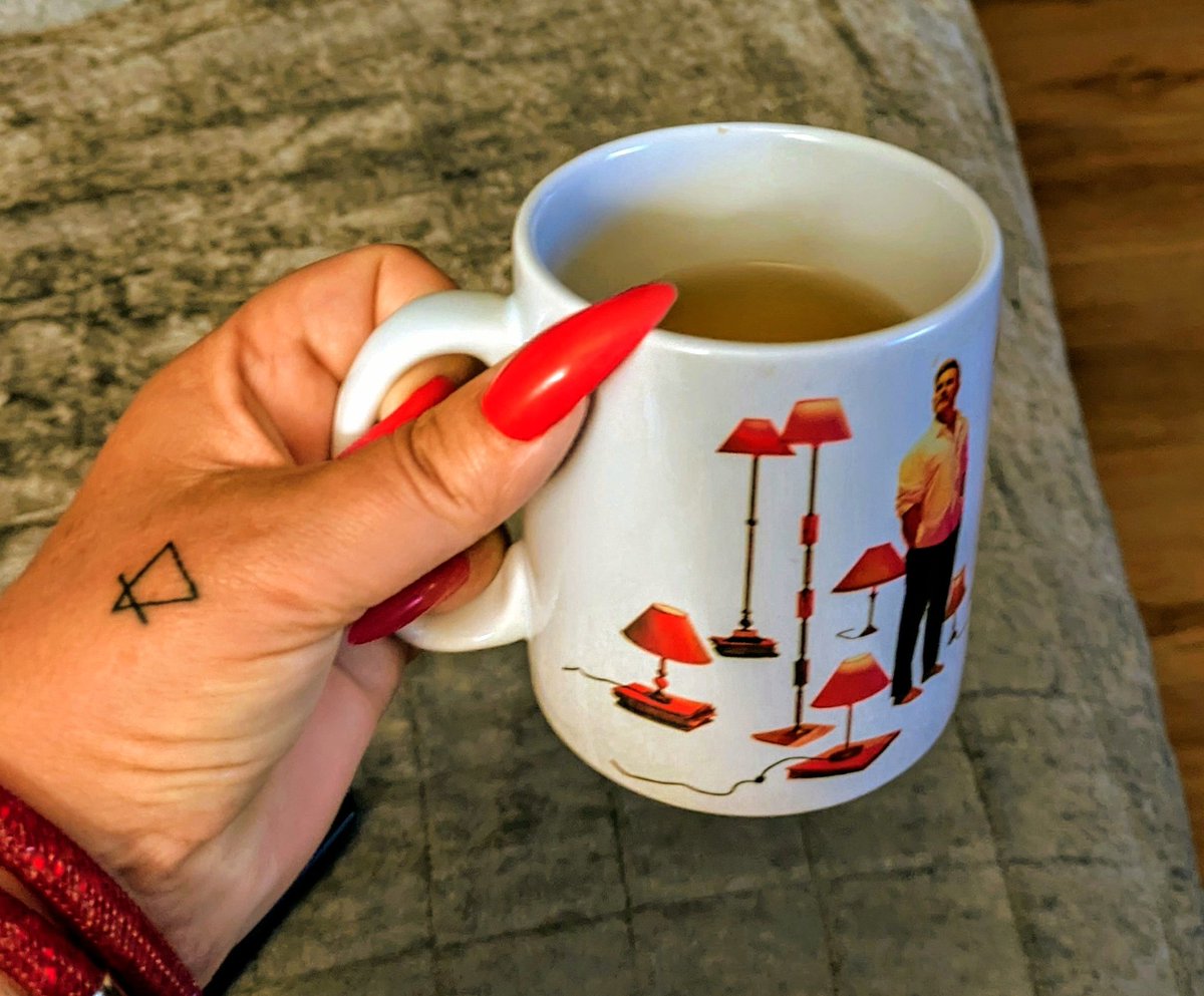 sonicplush2's tweet photo. @GaryBarlow enjoying a cuppa after the show tonight ☕ amazing as always ❤️🥰❤️🥰💋 https://t.co/hlUyzBBJ6r