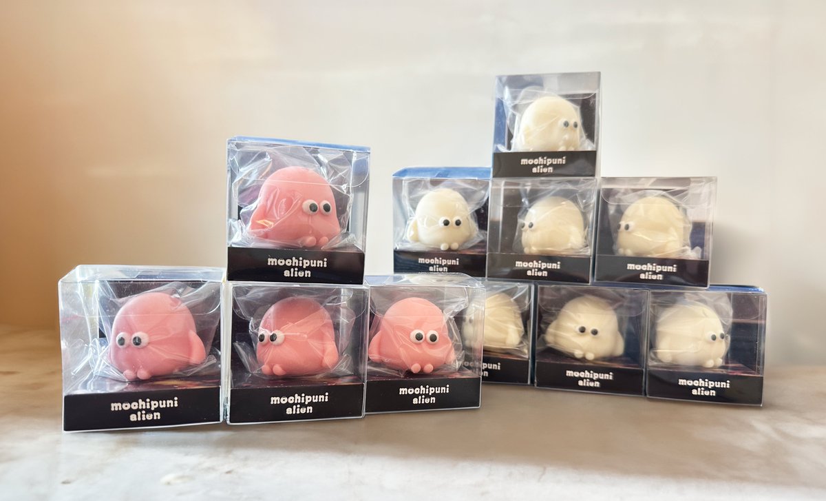 moniの手作りもちぷにフィギュアは、人肌のゲル（ウレタン）という素材で、とても柔らかいもちもちぷにぷにのフュギュアです。

汚れたら水で洗えます。ペタペタが気になったら、市販のベビーパウダーをまぶすと新品同様に戻ります。

可愛がってくれると嬉しいな👀✨

#人肌のゲル #フィギュア