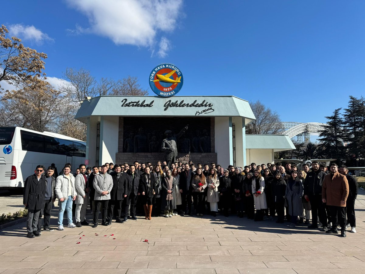 <a href="/FatihAydemir45/">Fatih Aydemir 🇹🇷</a> Gıybet, çekemiyorlar bizi, kıskanıyorlar bizi
deliriyorlar sevdikçe seni 🤩✨
#üniakheryerde