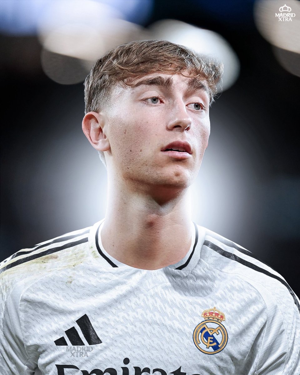 VillabaRM's tweet photo. - Todos blancos
- Ningun rojo
- Más españoles que la bandera (Arnold tambien) 
- Al ser blancos = Tienen cerebro
- Todos guapos
- Soy gay

Dón Real Madrid club de fútbol presidido por Dón Florentino Pérez Rodríguez. https://t.co/WxYEDWjIif