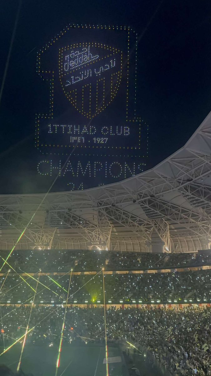 IF2dg's tweet photo. NOT LIKE US 💛🖤 https://t.co/zCcT4ww3yh